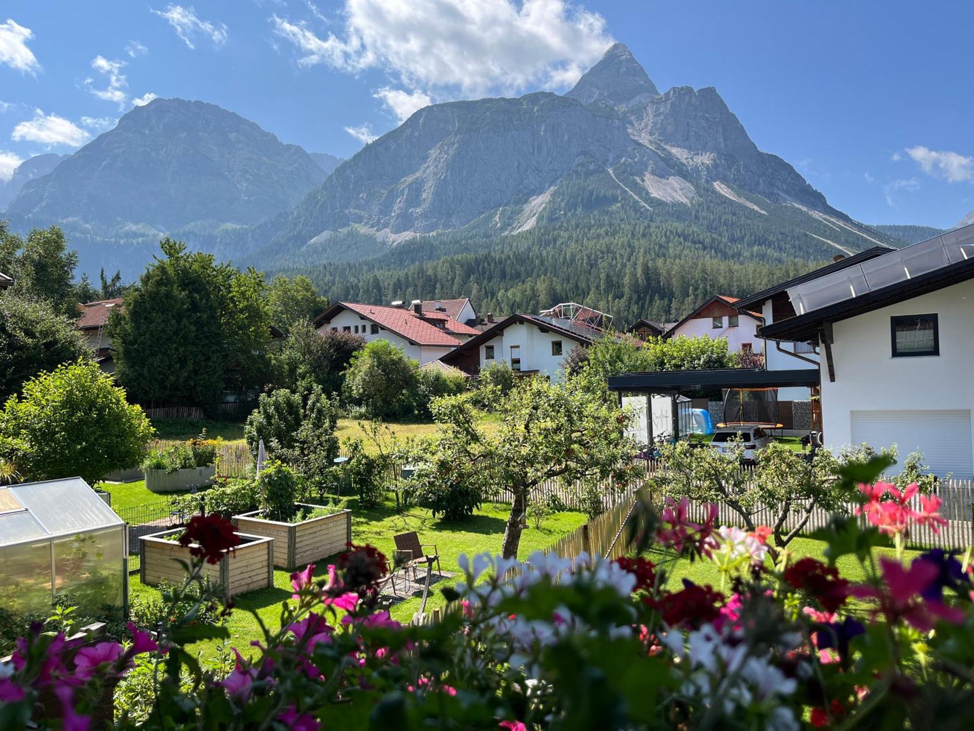 Apartamento Haus Alpenblume Ehrwald Exterior foto
